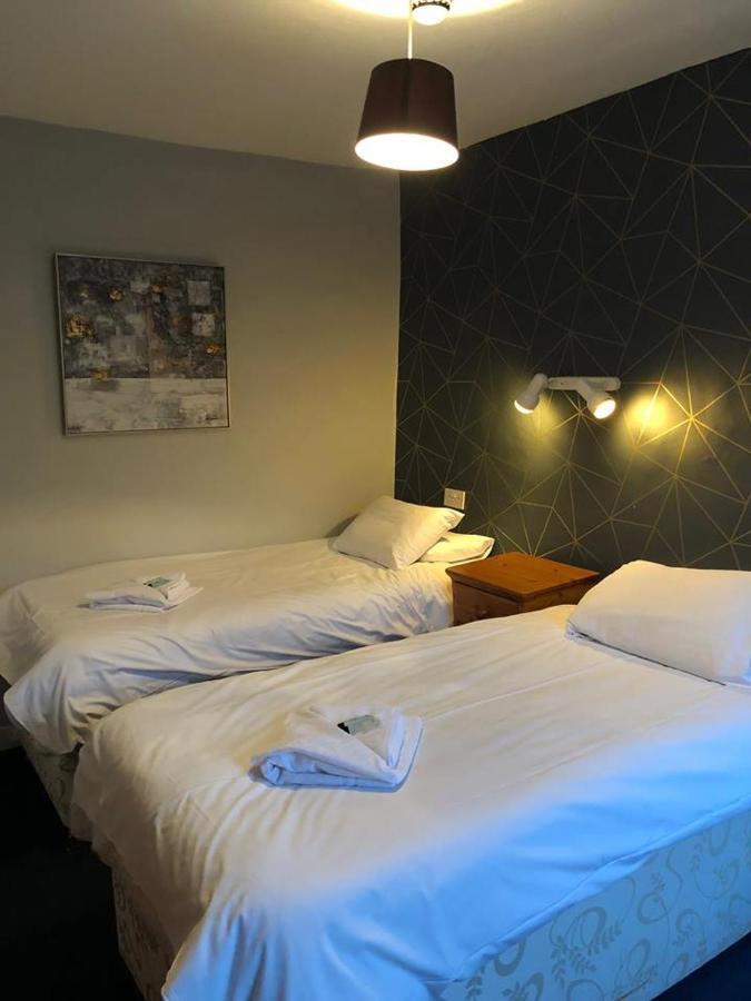 Llanerch 3*